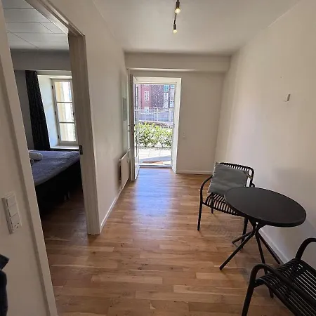 Modern Center With History Apartman *