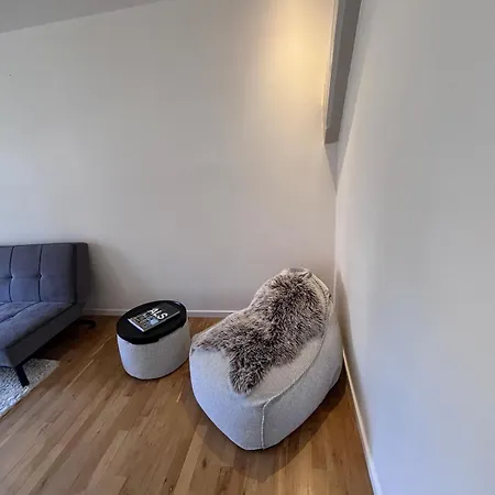 Modern Center With History Apartman